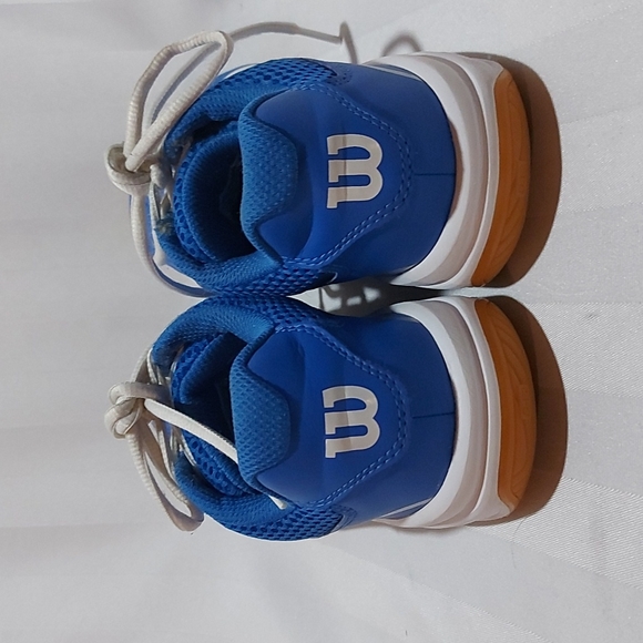 7. WILSON STORM RUNNERS! - Picture 5 of 6